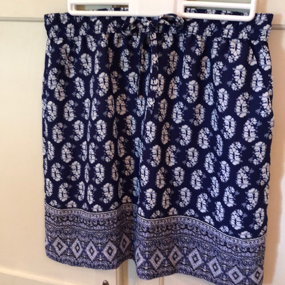 Lucy & Laurel Paisley Skirt Size Small